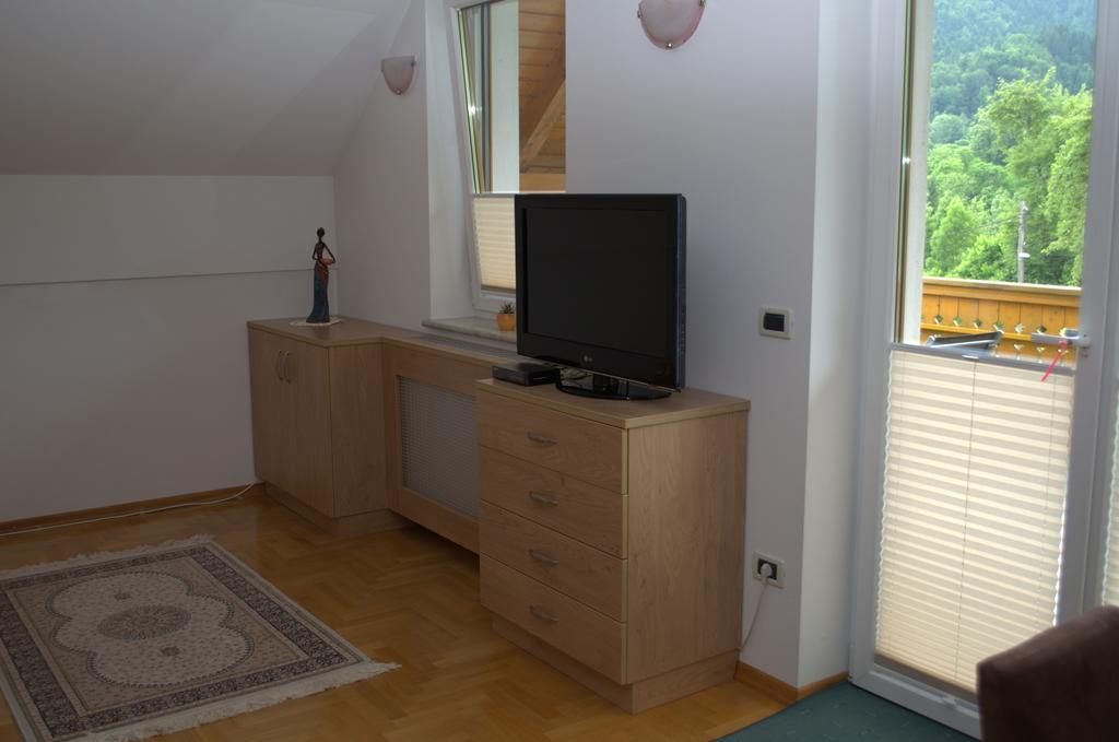 Apartment Brumec بوينج الغرفة الصورة
