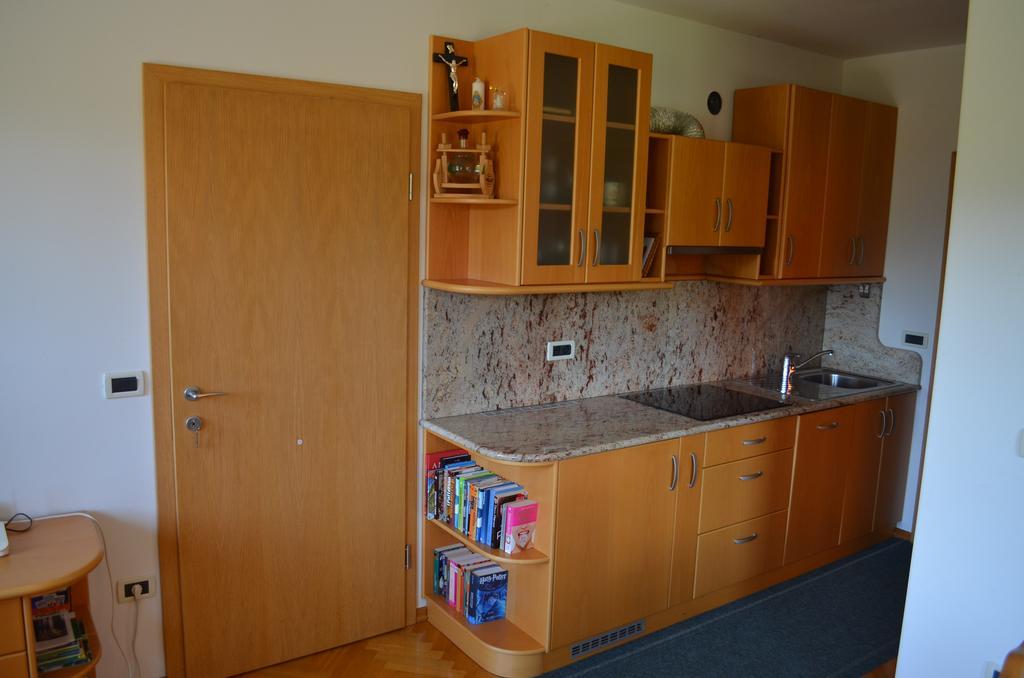 Apartment Brumec بوينج الغرفة الصورة