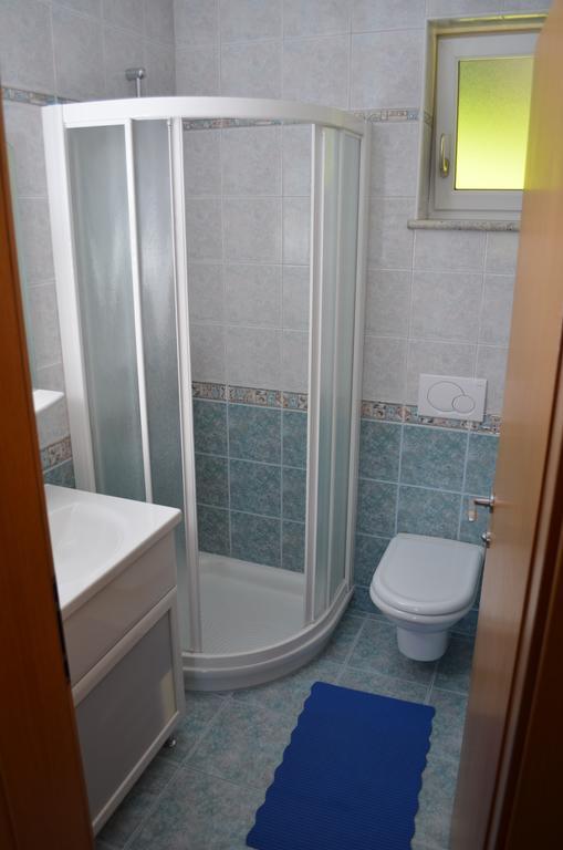 Apartment Brumec بوينج الغرفة الصورة