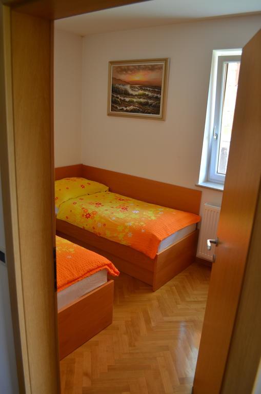Apartment Brumec بوينج الغرفة الصورة