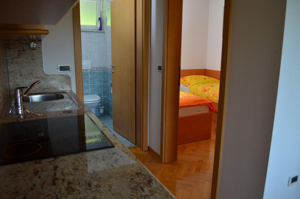Apartment Brumec بوينج الغرفة الصورة